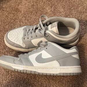 Women’s Nike Dunks Light Grey